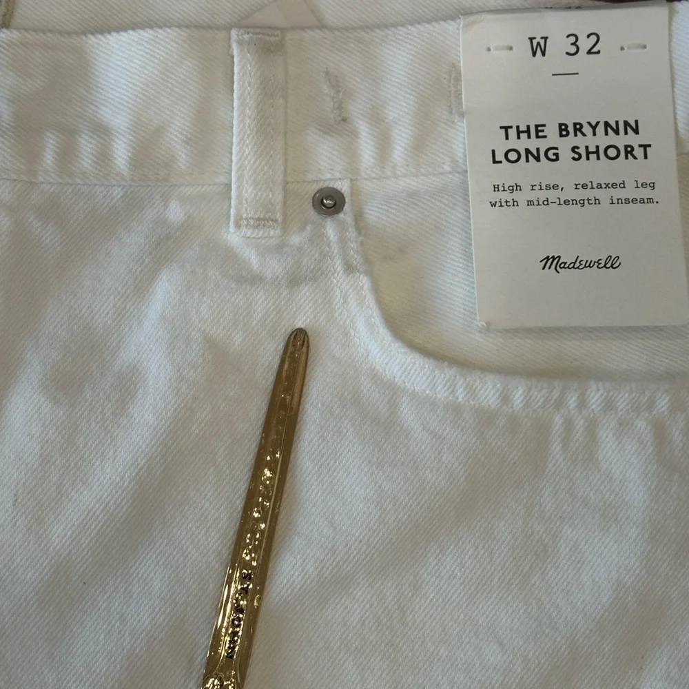 NEW MADEWELL The Brynn Long Short in White Rigid Denim Raw Hem Low Slung Size 32